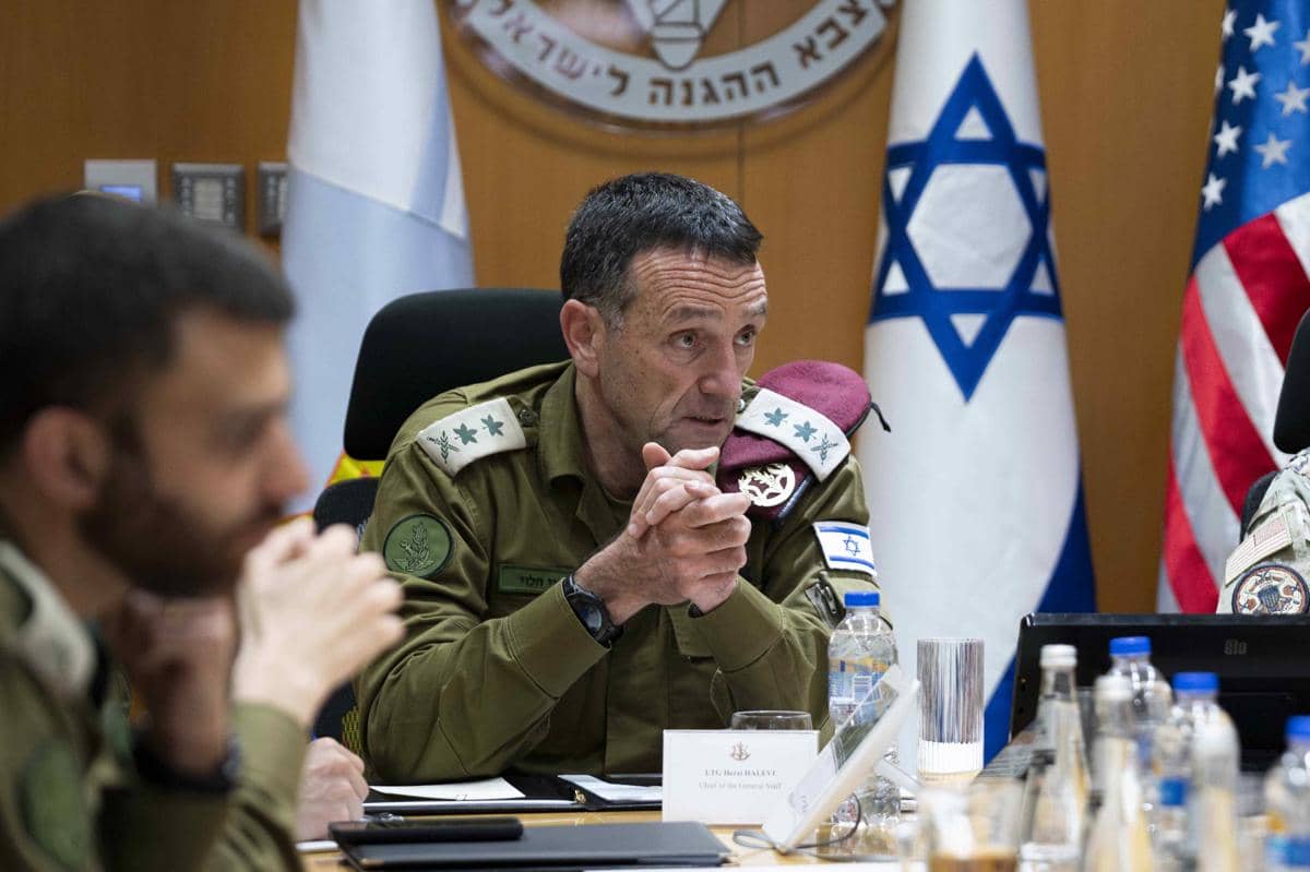 Hacker Iran Retas Ponsel Eks Kepala Militer Israel, Curi 19 Ribu File