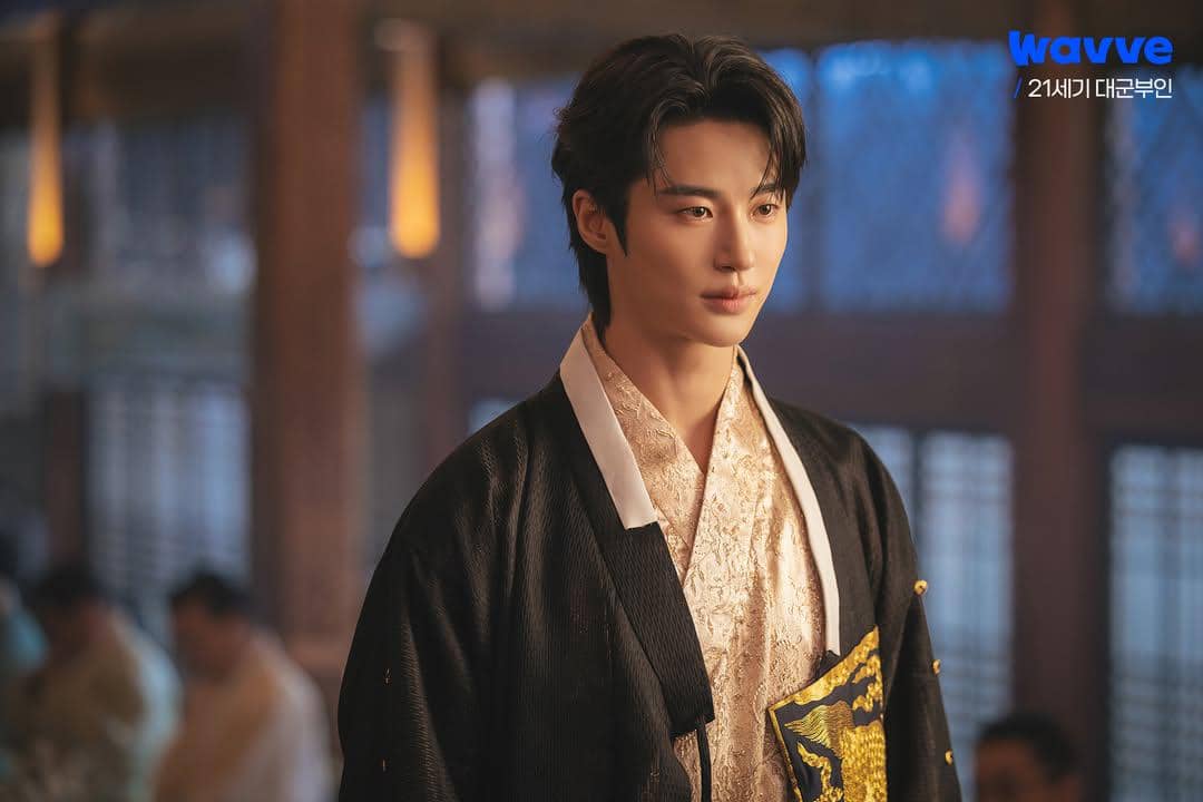 Byeon Woo Seok dalam drakor Perfect Crown 