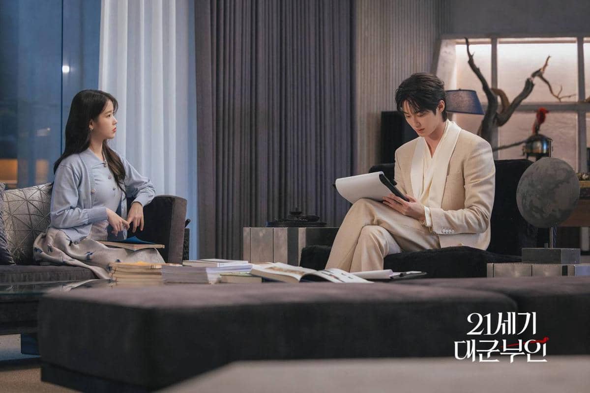 Still cut drama Perfect Crown