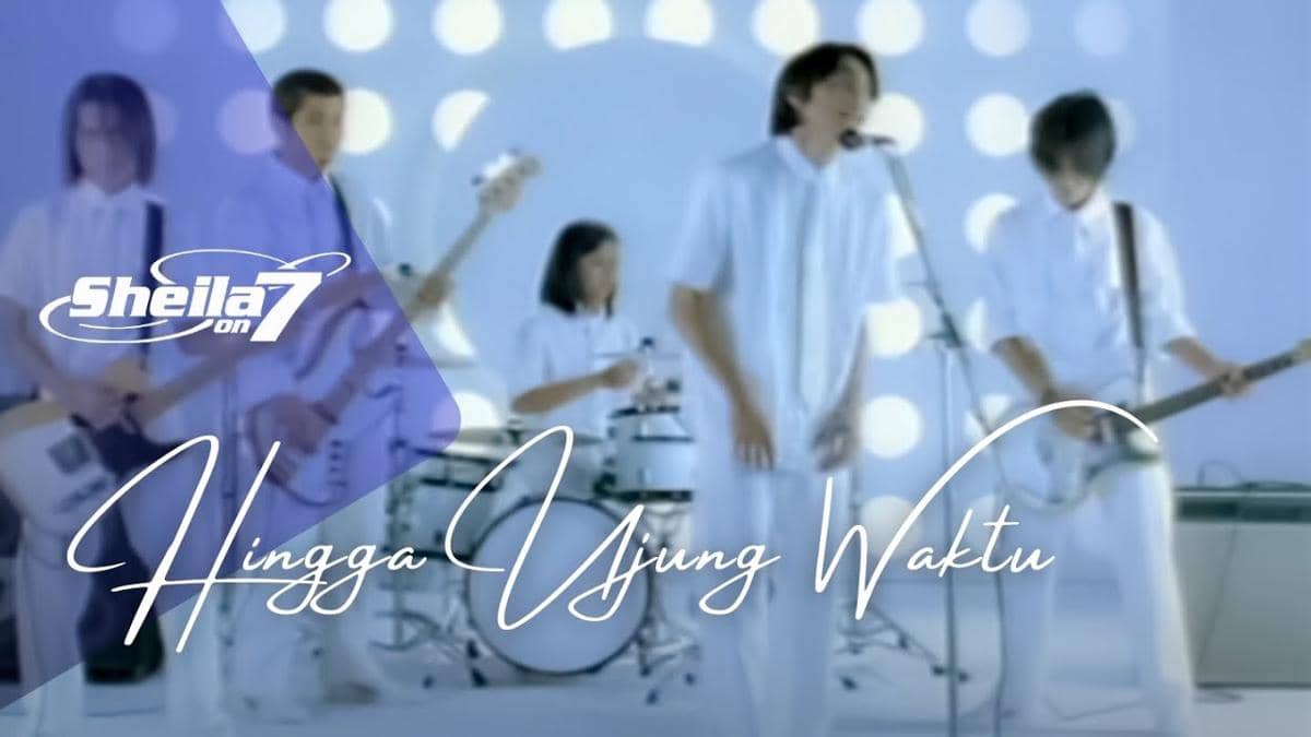 cuplikan video klip "Hingga Ujung Waktu"
