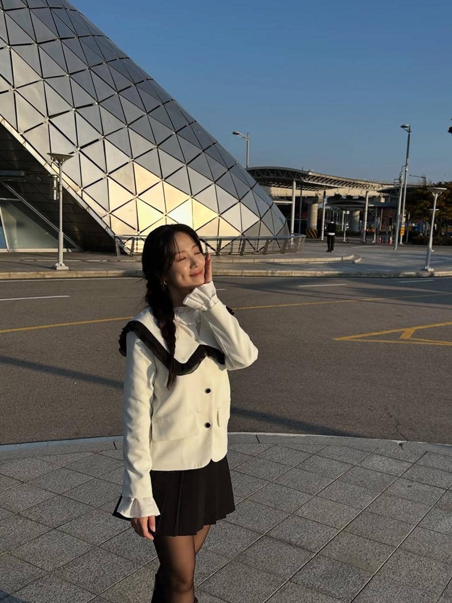 inspirasi gaya ala Kim Hye Yoon