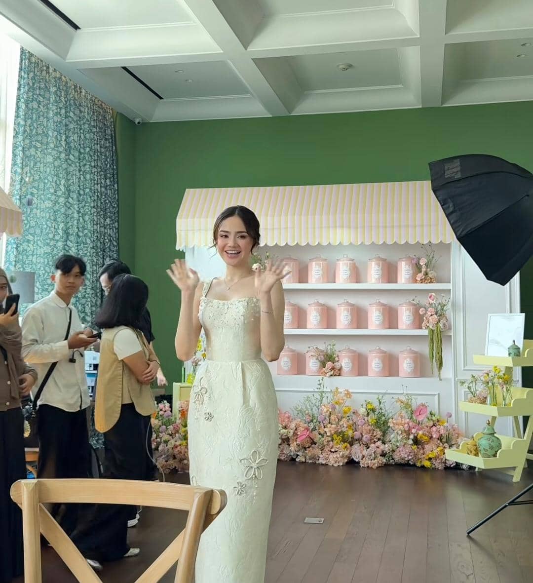 gaya Syifa Hadju di Bridal Luncheon