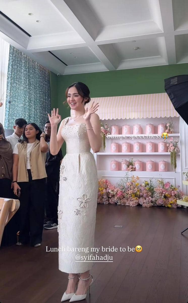 gaya Syifa Hadju di Bridal Luncheon