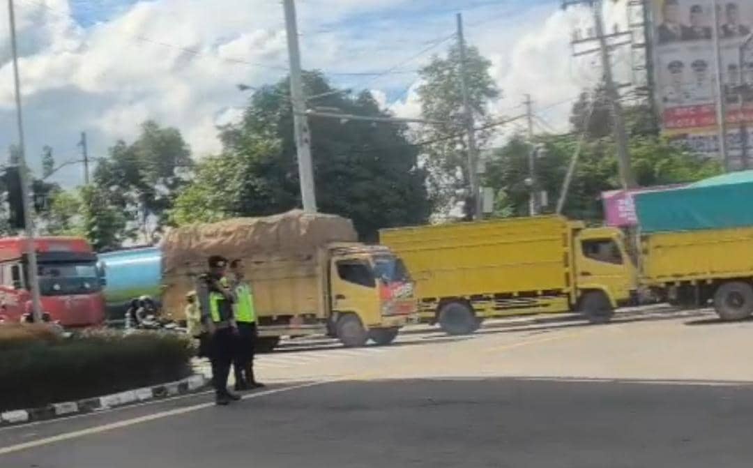 Perbaikan Jalan Picu Macet Parah di Kawasan Simpang Bandara SMB II