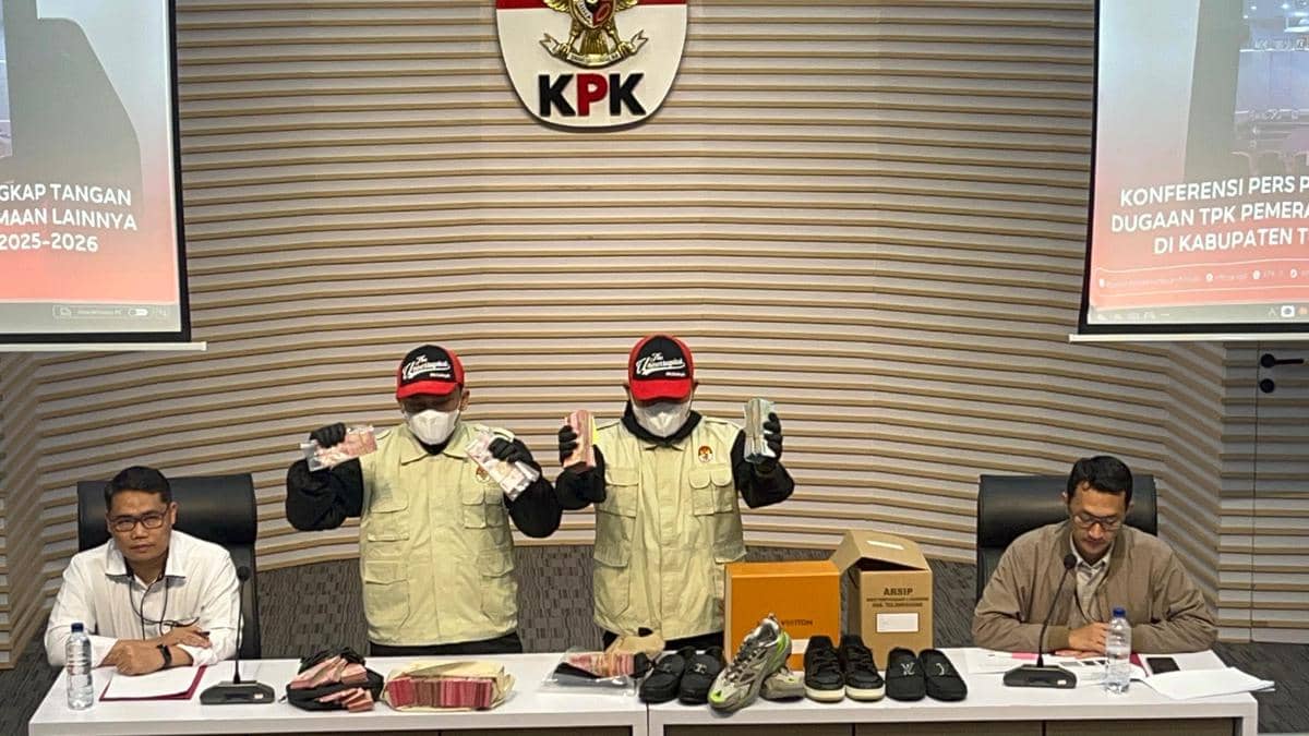 Barang bukti OTT Bupati Tulungagung Gatut Sunu Wibowo