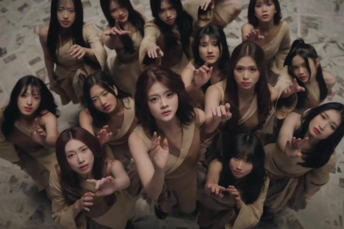 Lirik dan Makna Lagu Dekat Namun Jauh - JKT48 Team Passion