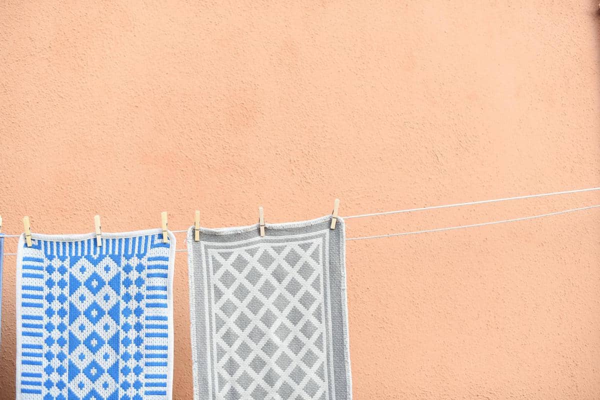 ilustrasi menggantung keset