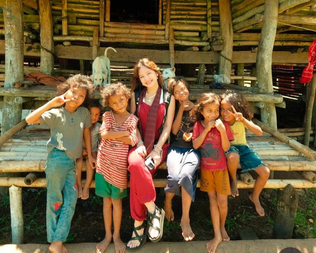 Bella Graceva liburan di Sumba, NTT