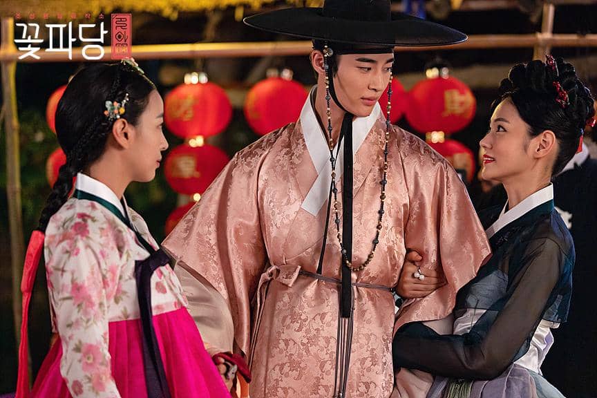 Cuplikan drakor Flower Crew: Joseon Marriage Agency