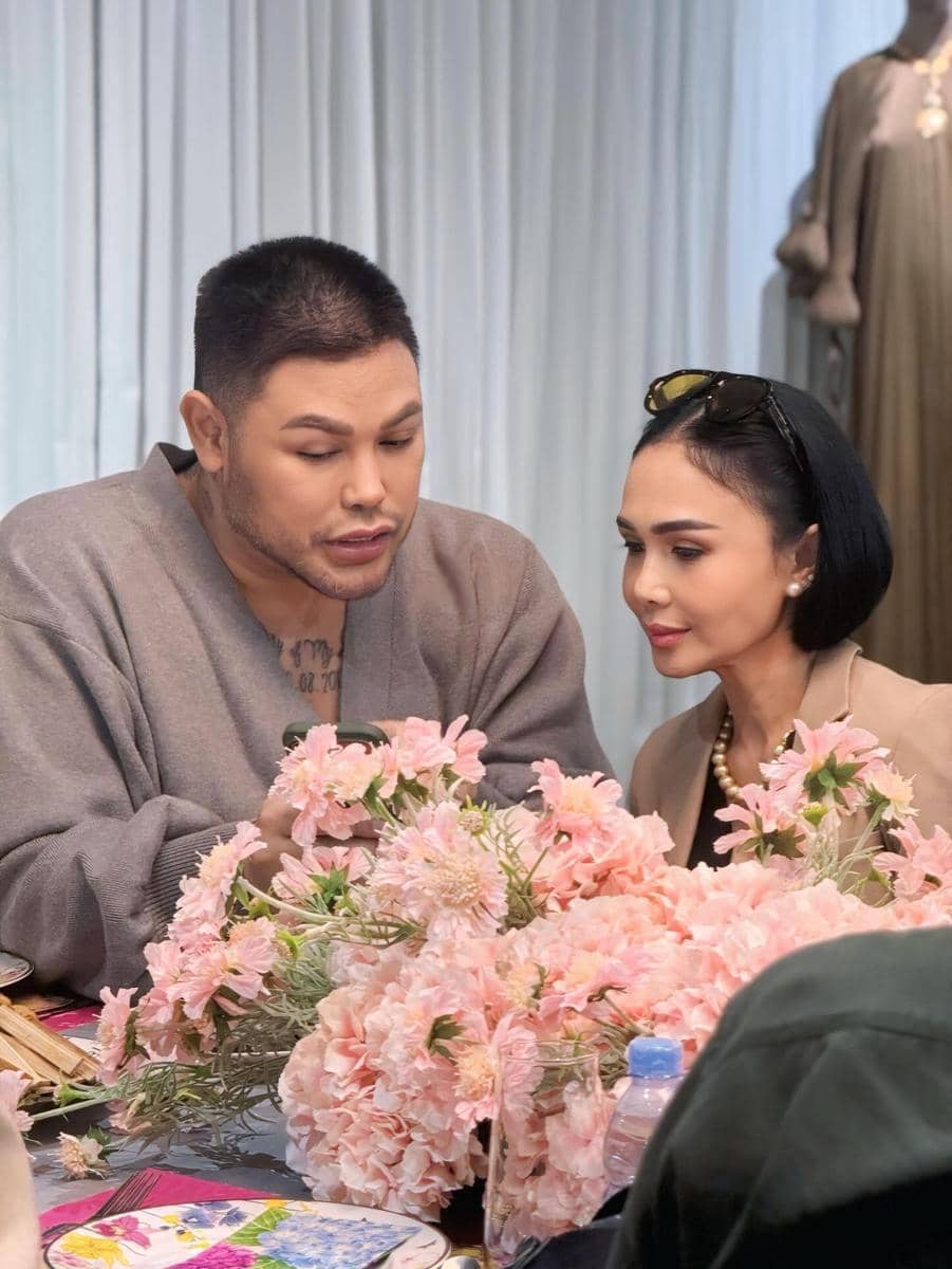 artis arisan di butik baru Ivan Gunawan