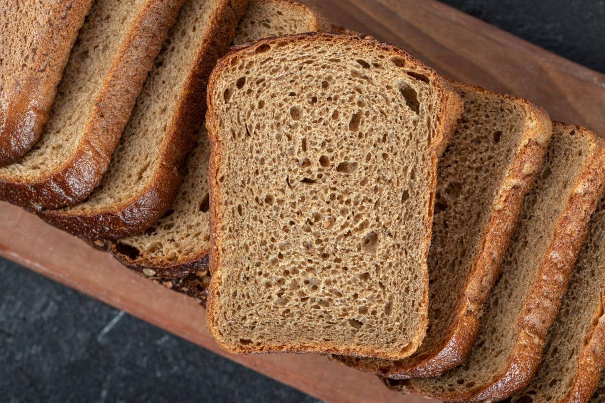 ilustrasi whole grain bread 