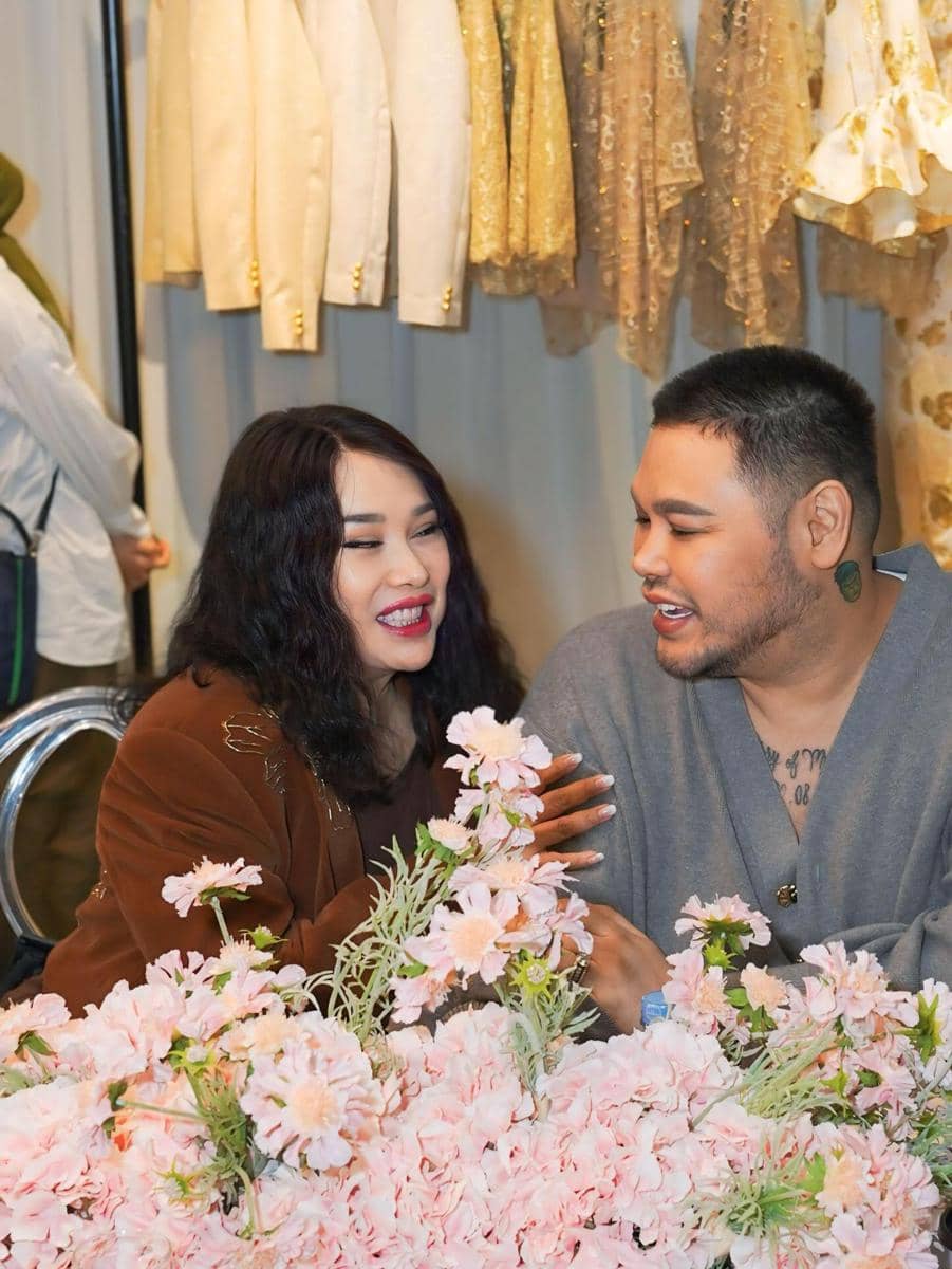 artis arisan di butik baru Ivan Gunawan