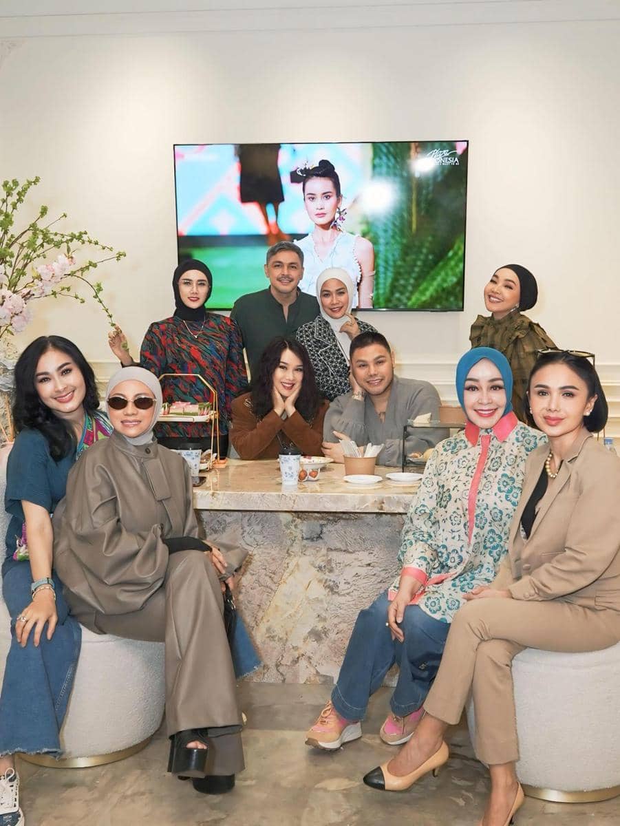 artis arisan di butik baru Ivan Gunawan