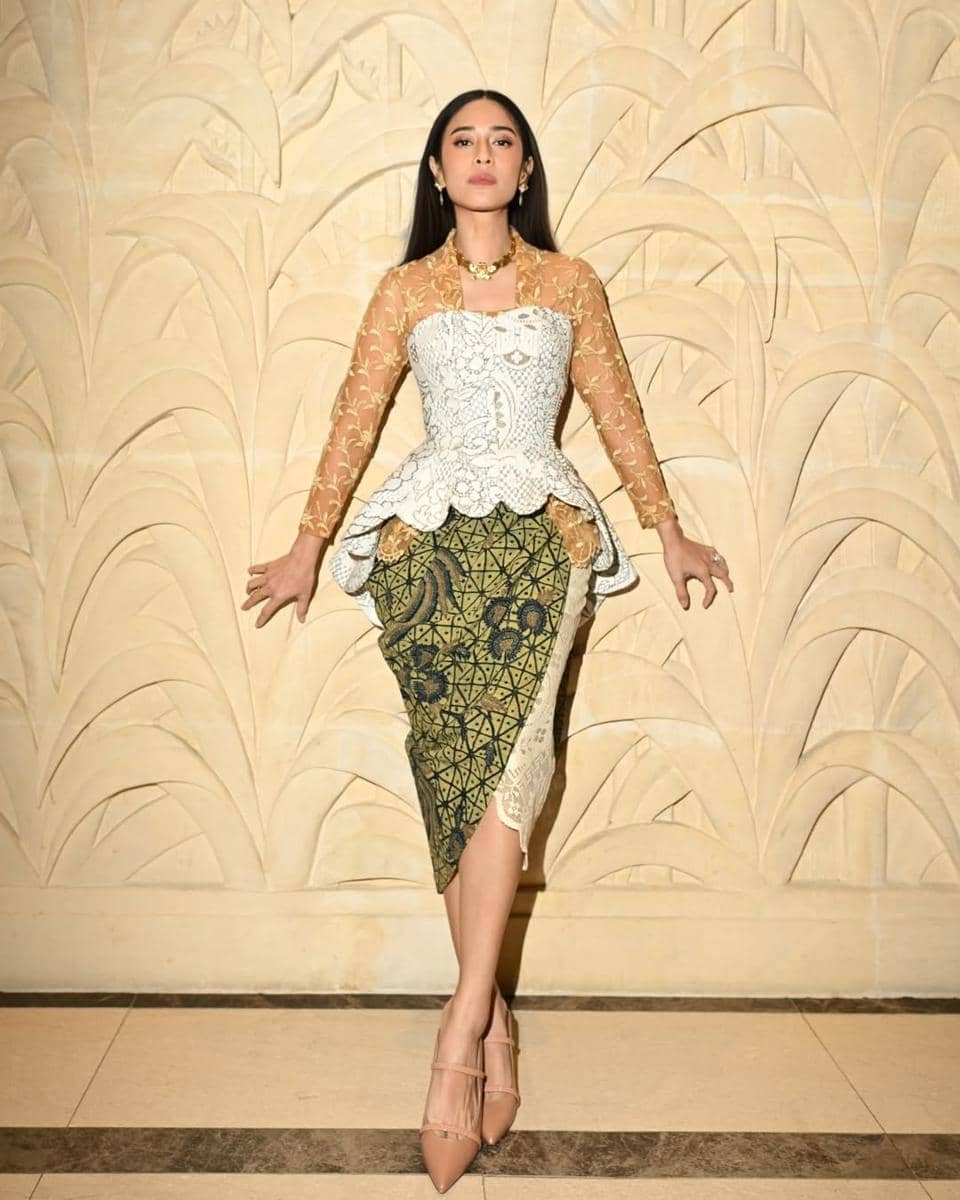 kebaya untuk Hari Kartini ala Dian Sastro