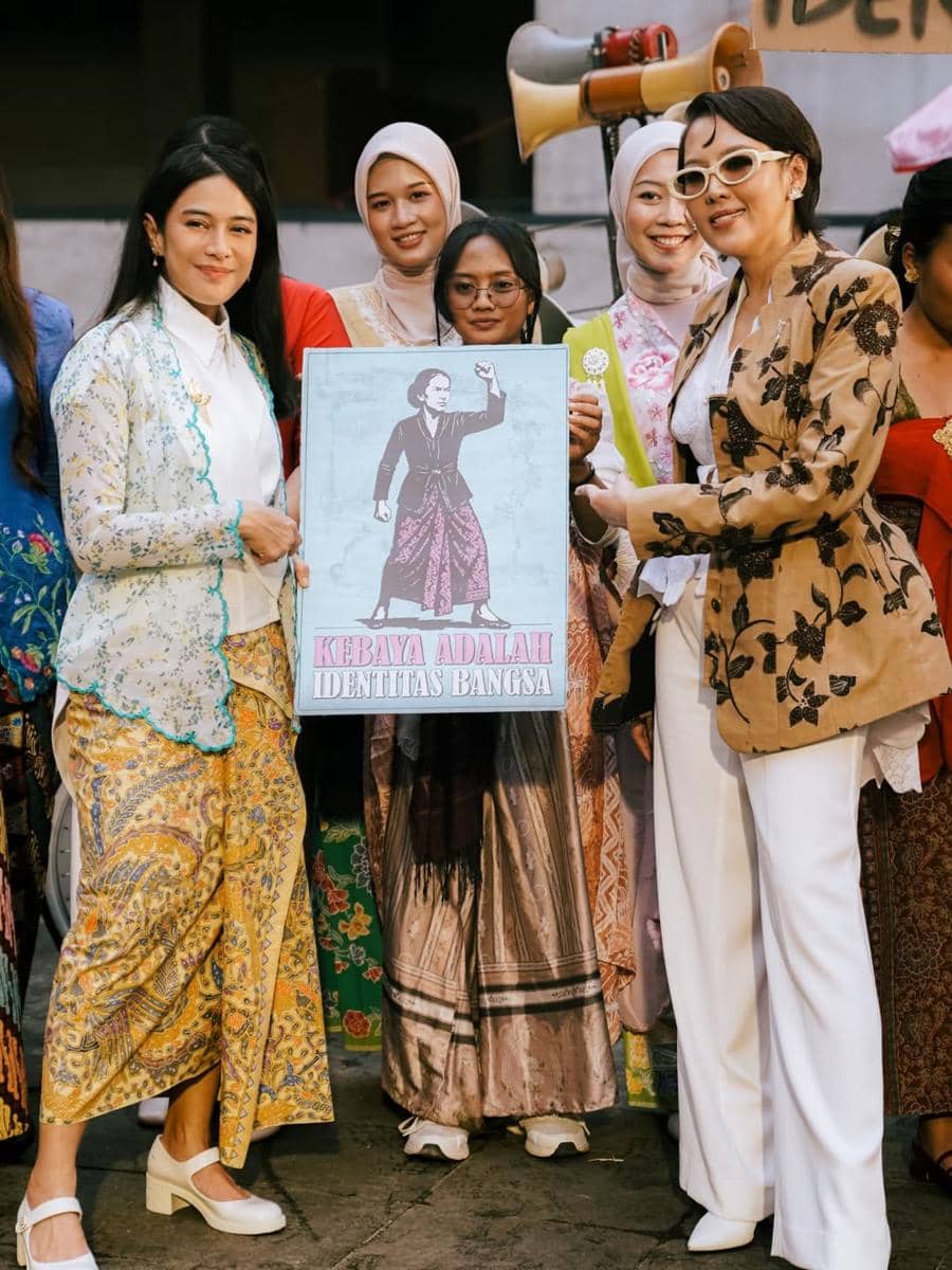 kebaya untuk Hari Kartini ala Dian Sastro