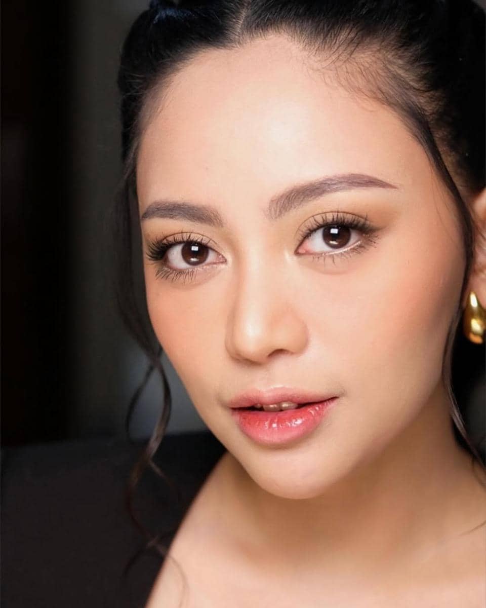 daily makaup ala Rachel Vennya