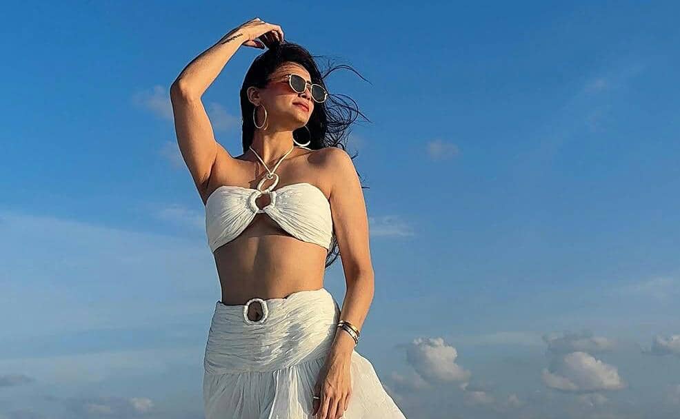 10 Potret Daisy Shah Liburan di Maldives, Core Memory!
