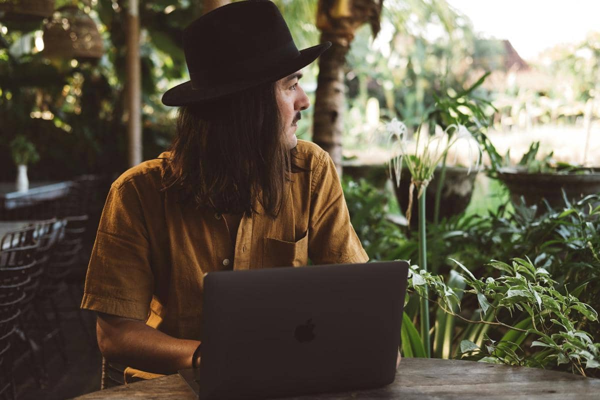ilustrasi digital nomad