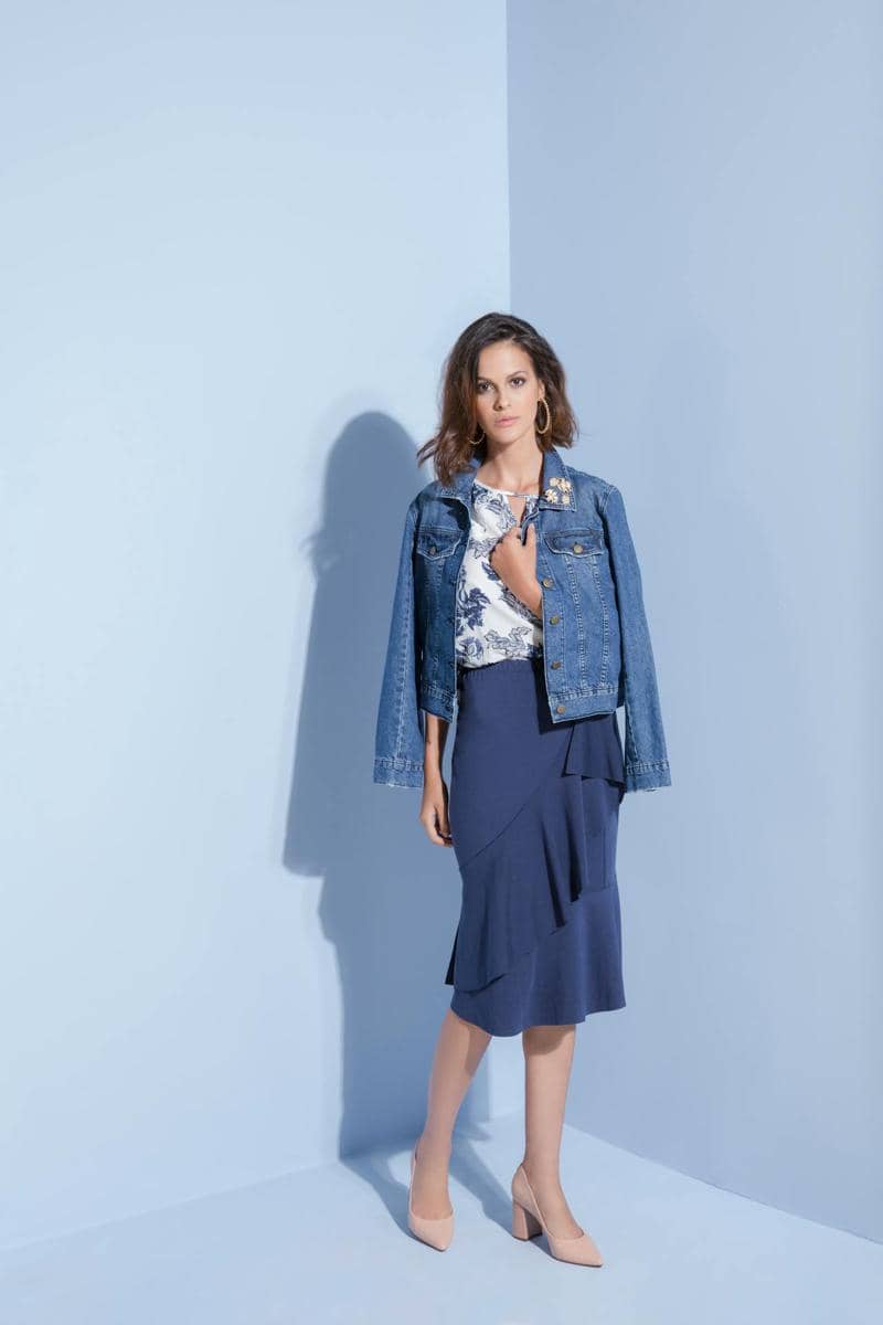 ilustrasi denim cropped jacket dan skirt