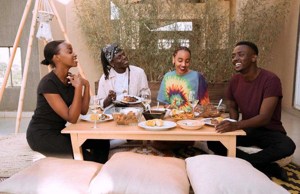 Ilustrasi soft socializing