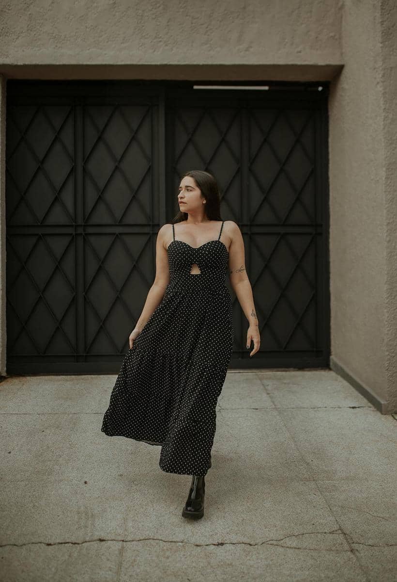 ilustrasi bustier dress bermotif