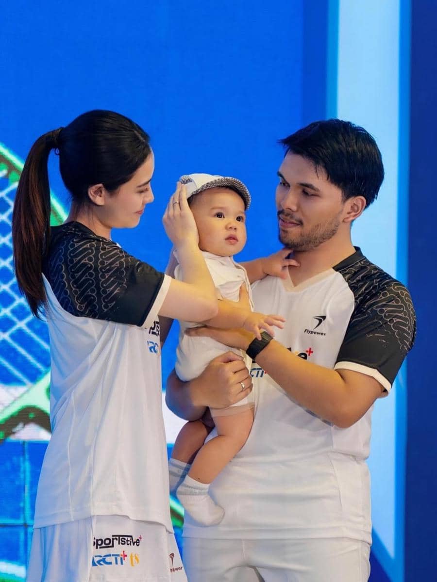 Aaliyah dan Thariq bertanding di kompetisi bulu tangkis