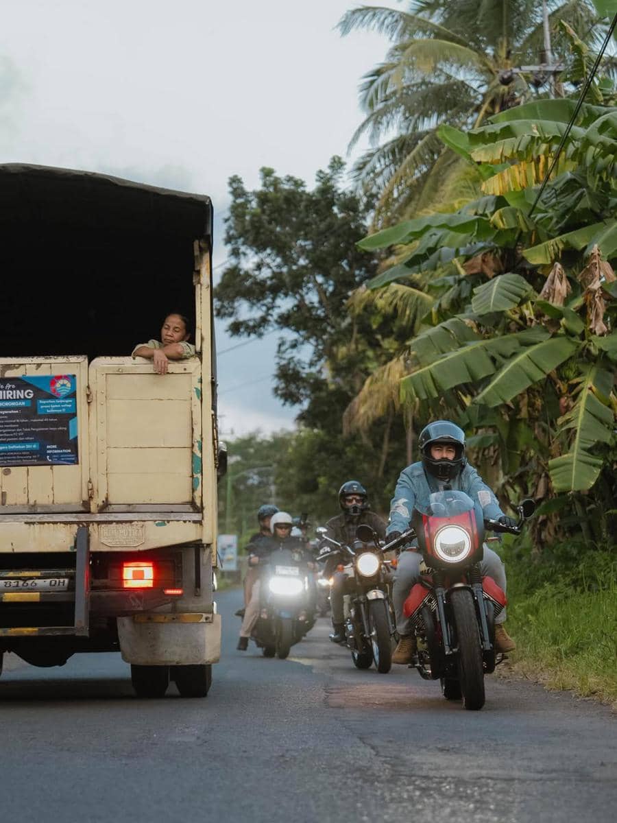 The Dudas-1 liburan bareng "Dilan dan Ancika" di Banyuwangi