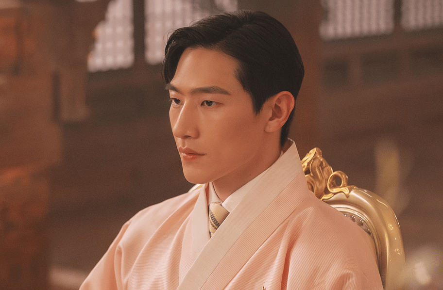 Cuplikan drama Korea Perfect Crown