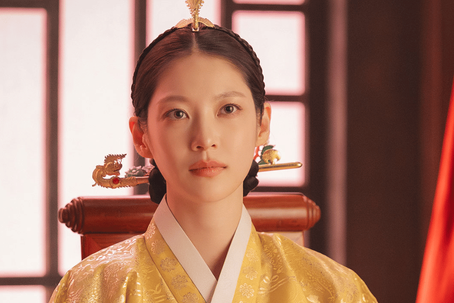 Cuplikan drama Korea Perfect Crown