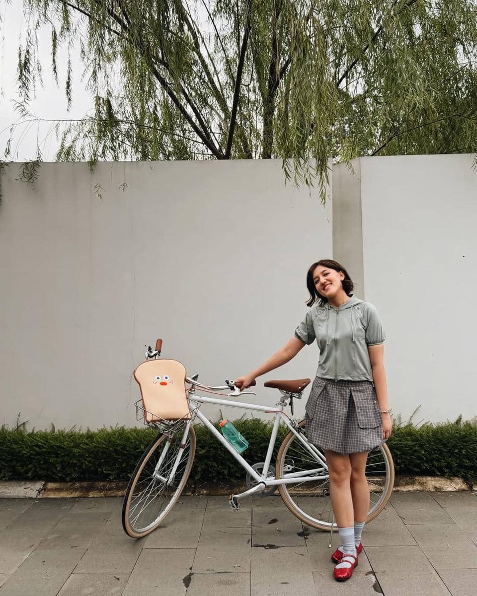Inspirasi OOTD member podcast The Catch Up Club