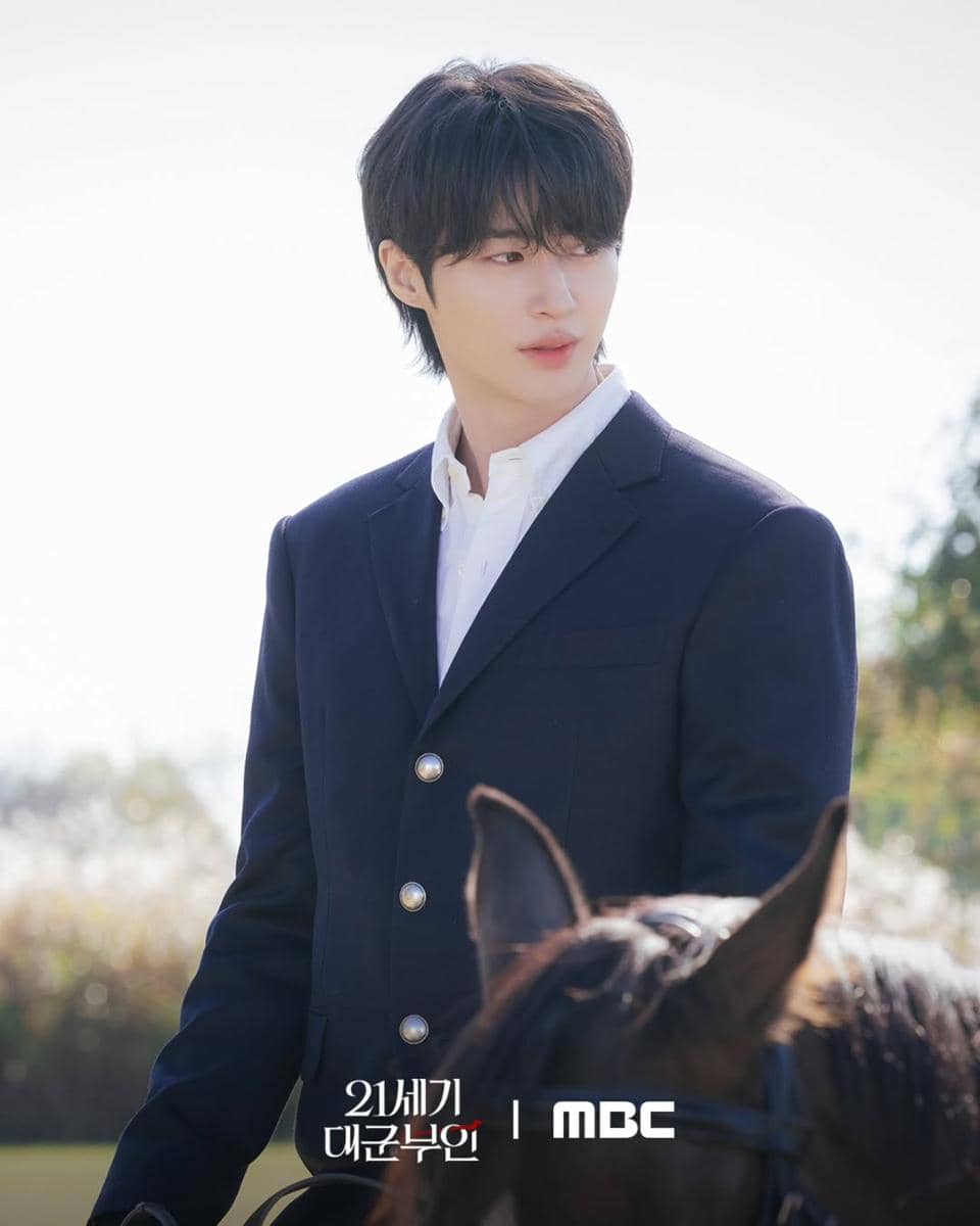 Still cut Perfect Crown