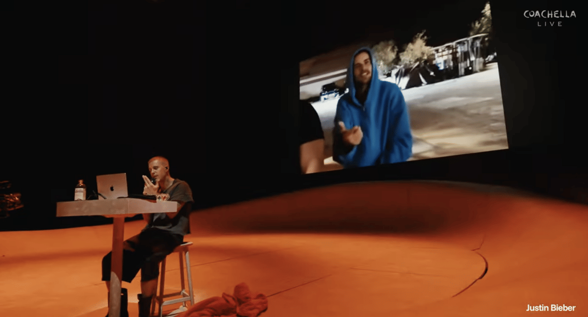 Justin Bieber bisa mengikuti kata-kata dari video kemarahannya kepada paparazi yang sempat viral, lho