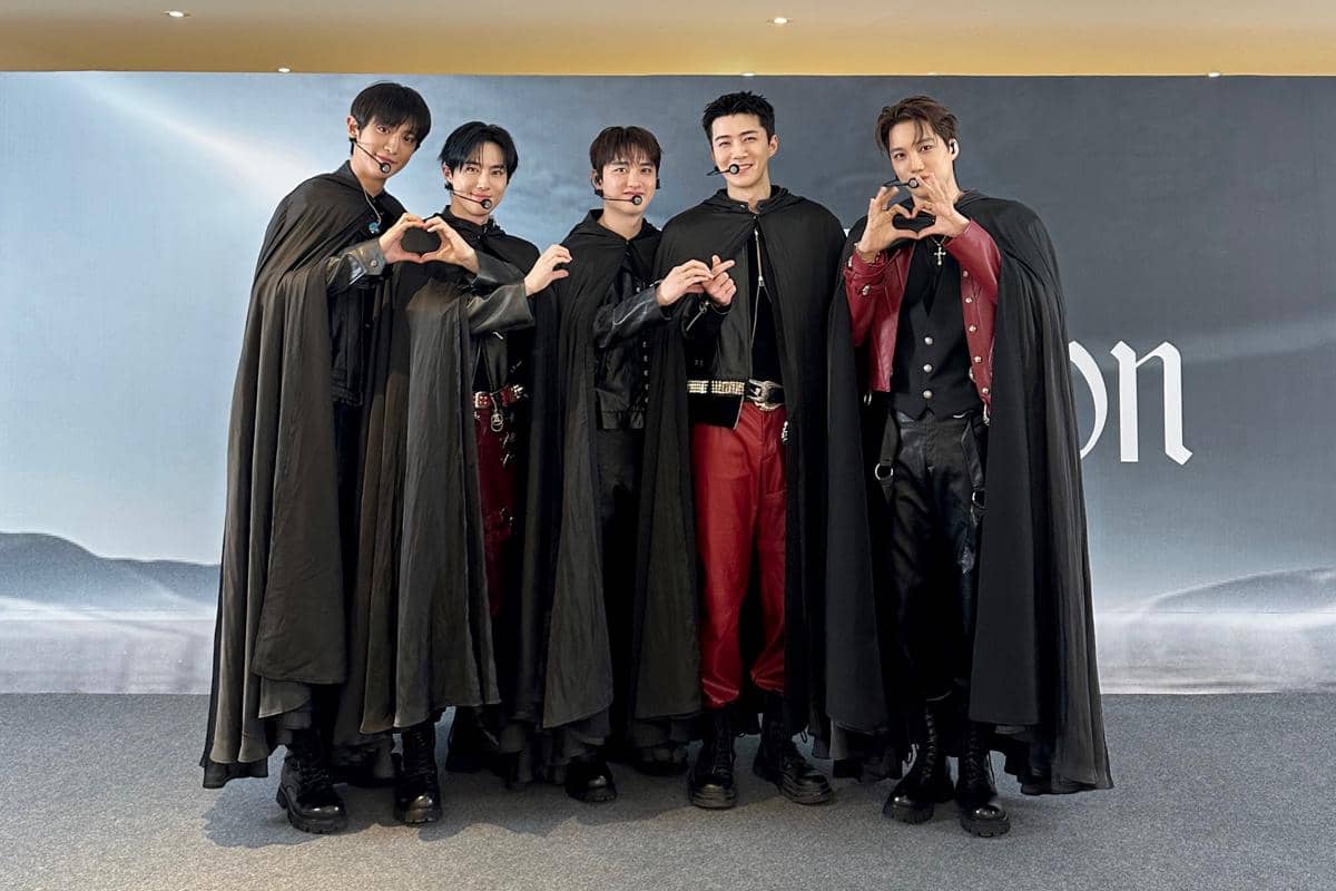 EXO di konser EXhOrizon (x.com/weareoneEXO)