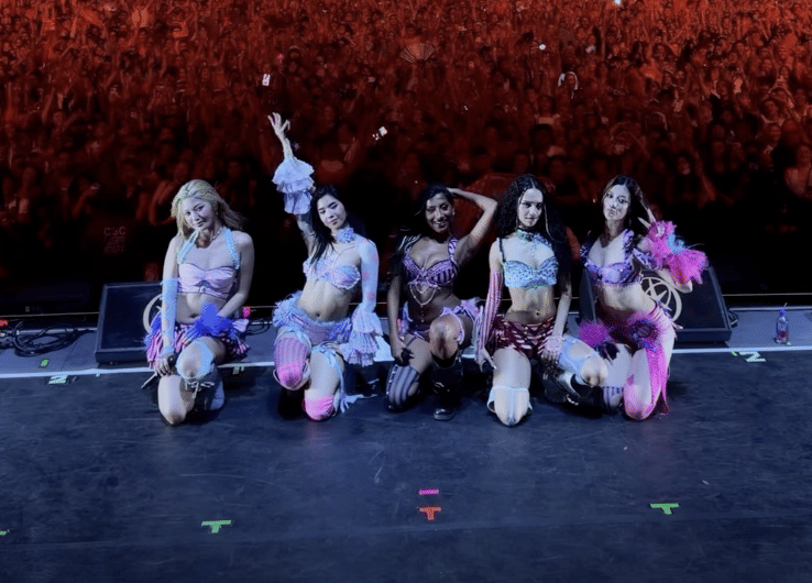 Kenapa Aksi KATSEYE di Coachella 2026 Jadi Omongan? Lara Jilat Megan!