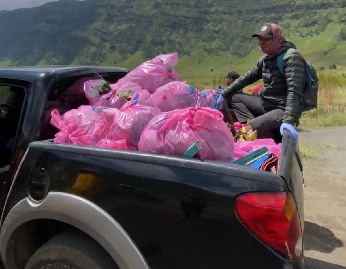 Sampah Gunung Bromo Tercatat Hampir 1 Ton Selama Libur Lebaran