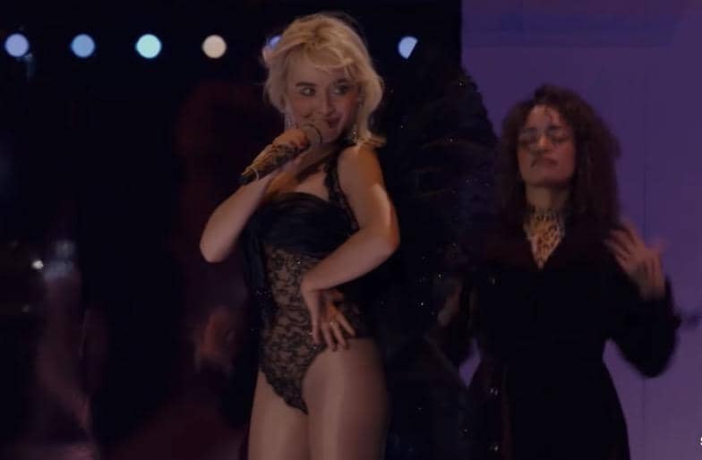 Kenapa Penampilan Sabrina Carpenter di Coachella 2026 Viral?