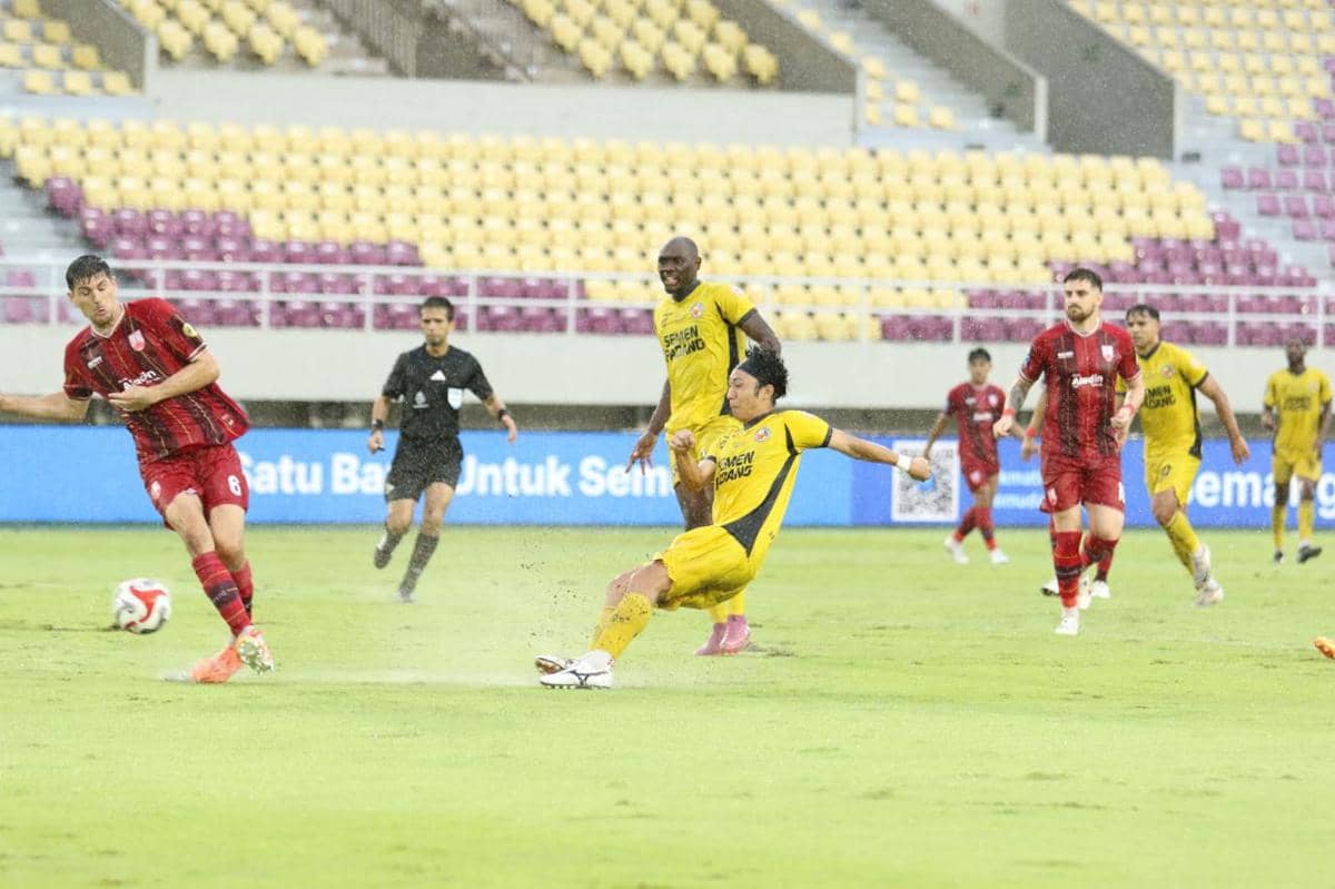 Pelatih Semen Padang Ungkap Penyebab Kekalahan dari Persis Solo