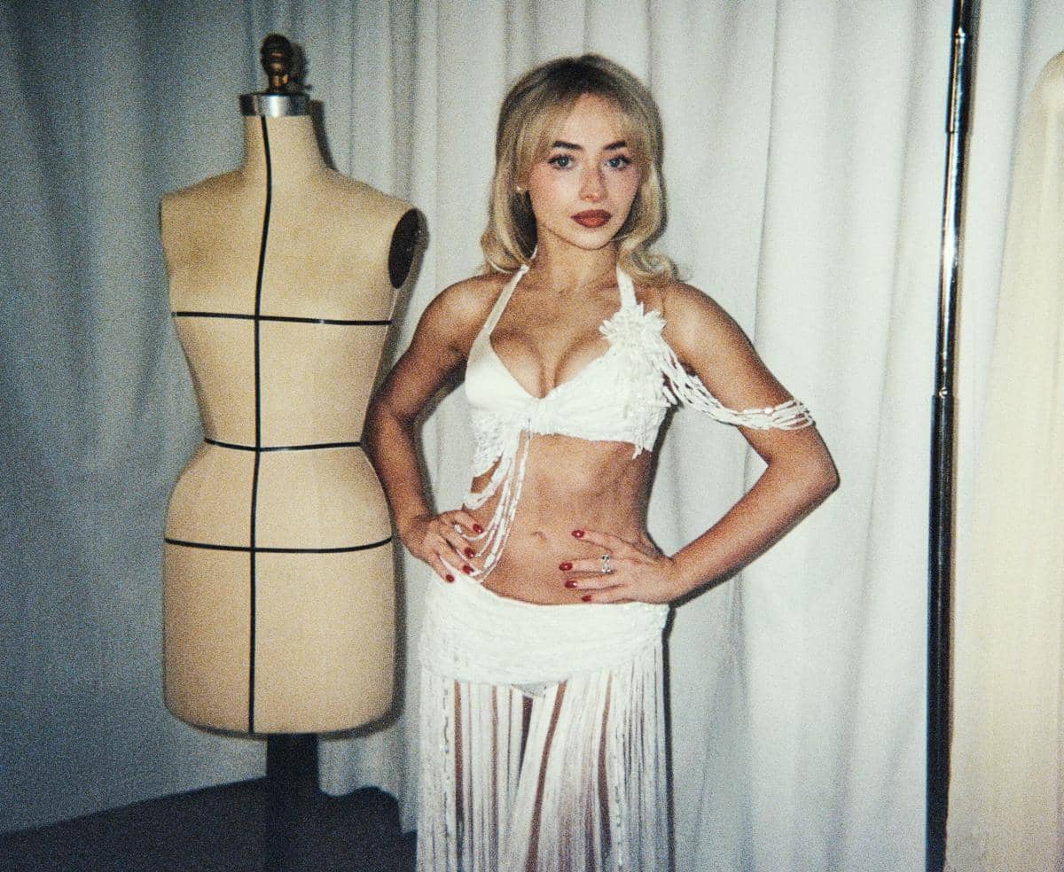 SABRINA CARPENTER LOOK 3 © Alfredo Flores - Sarah Carpenter.jpg