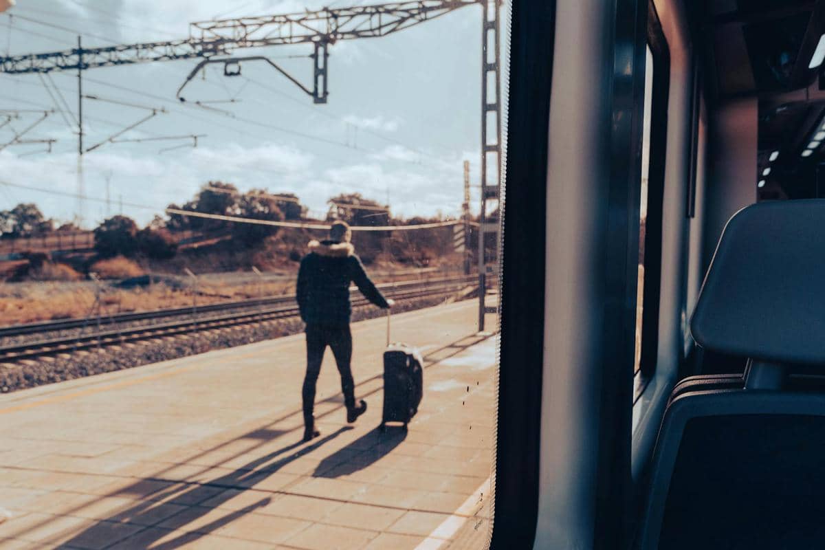 ilustrasi seseorang traveling