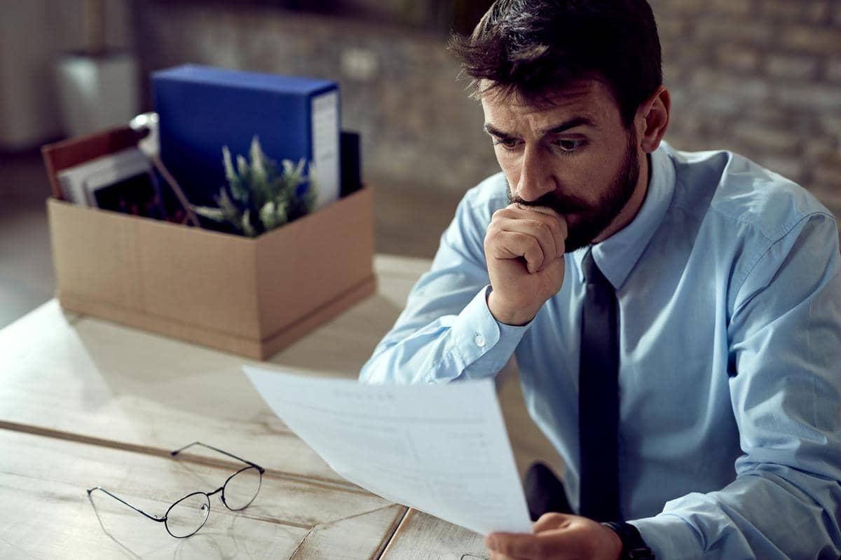 Karyawan mendapatkan sanksi tertulis