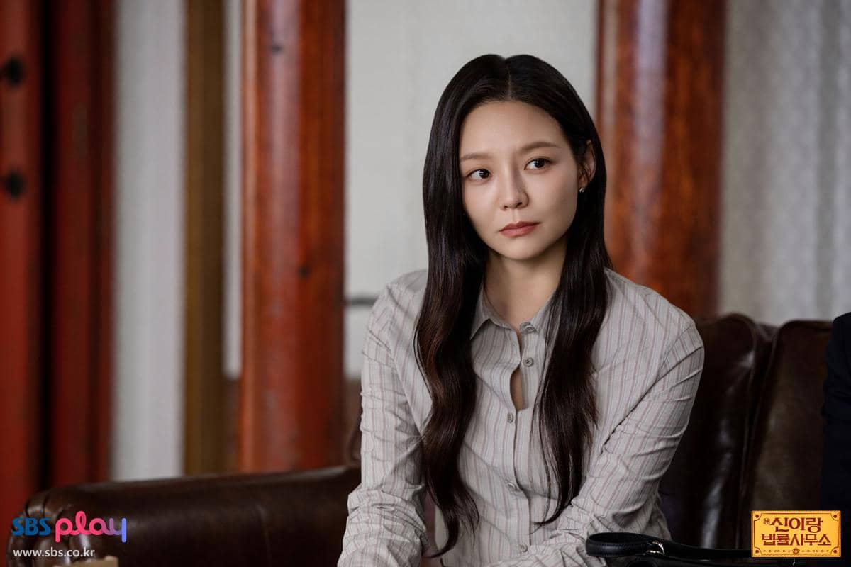 7 Alasan Na Hyun Bergabung dengan Firma Yi Rang di Phantom Lawyer