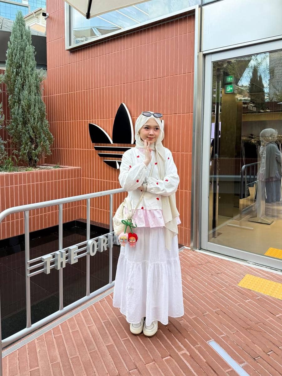 OOTD Sneakers ala Adhiva Amalia