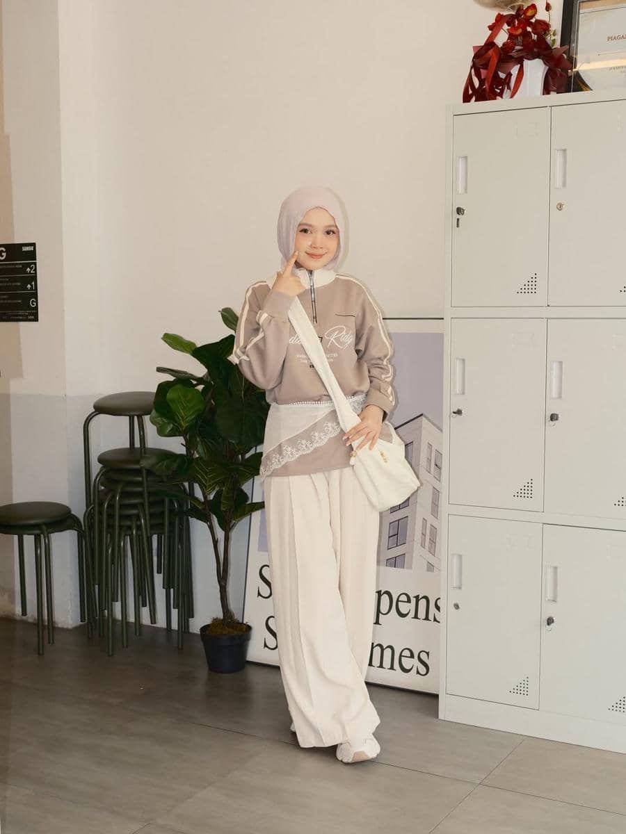 OOTD Sneakers ala Adhiva Amalia