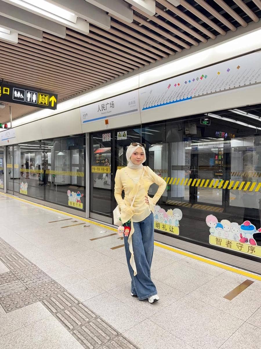 OOTD Nuansa Kuning ala Adhiva Amalia