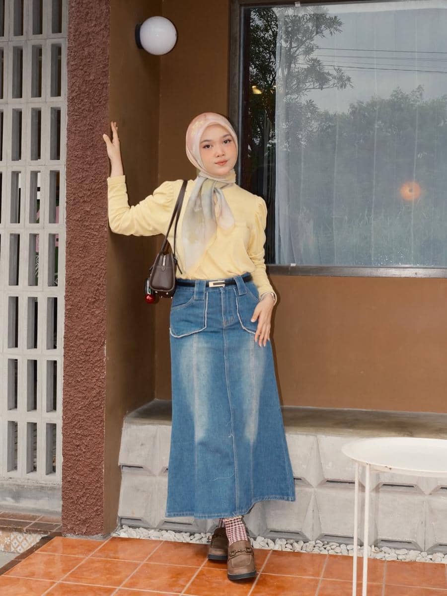 OOTD Nuansa Kuning ala Adhiva Amalia