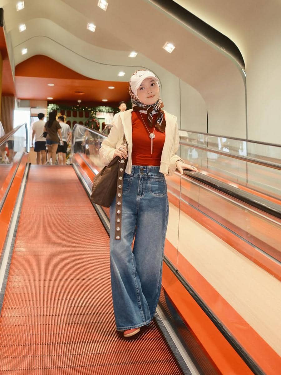 OOTD Nuansa Kuning ala Adhiva Amalia