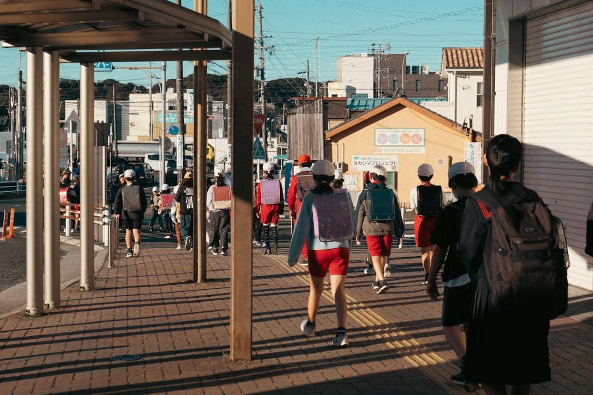 ilustrasi anak sekolah di Jepang
