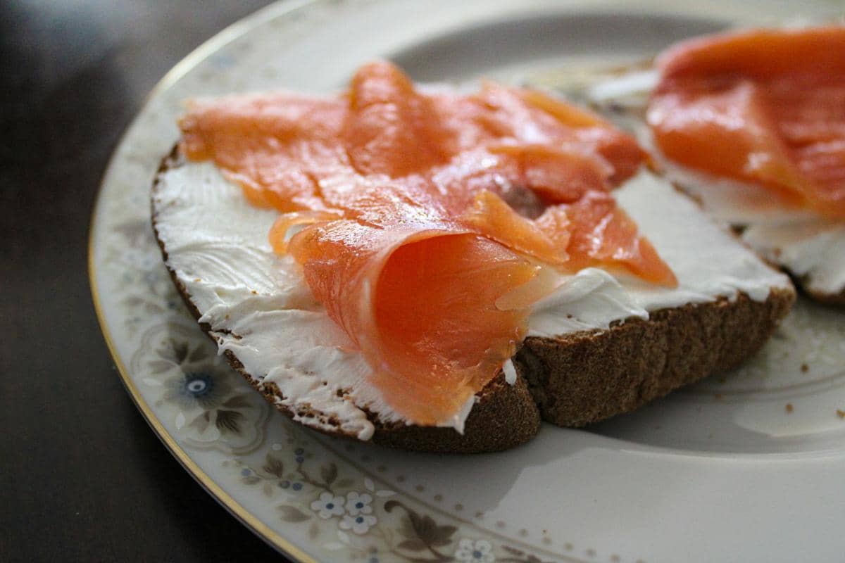 ilustrasi smoked salmon