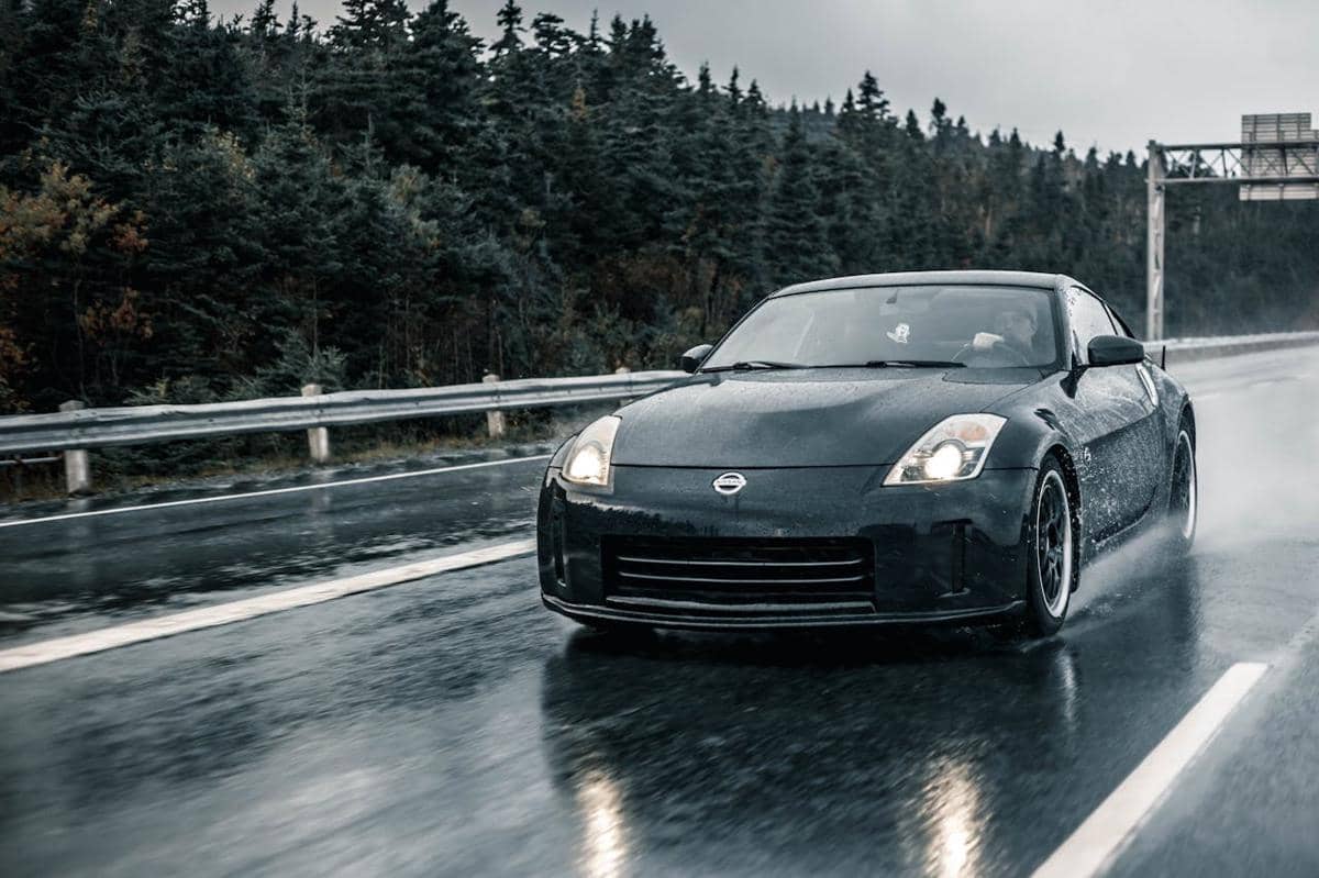 5 Dampak Oversteer di Jalan Basah yang Bikin Kemudi Hilang Kendali