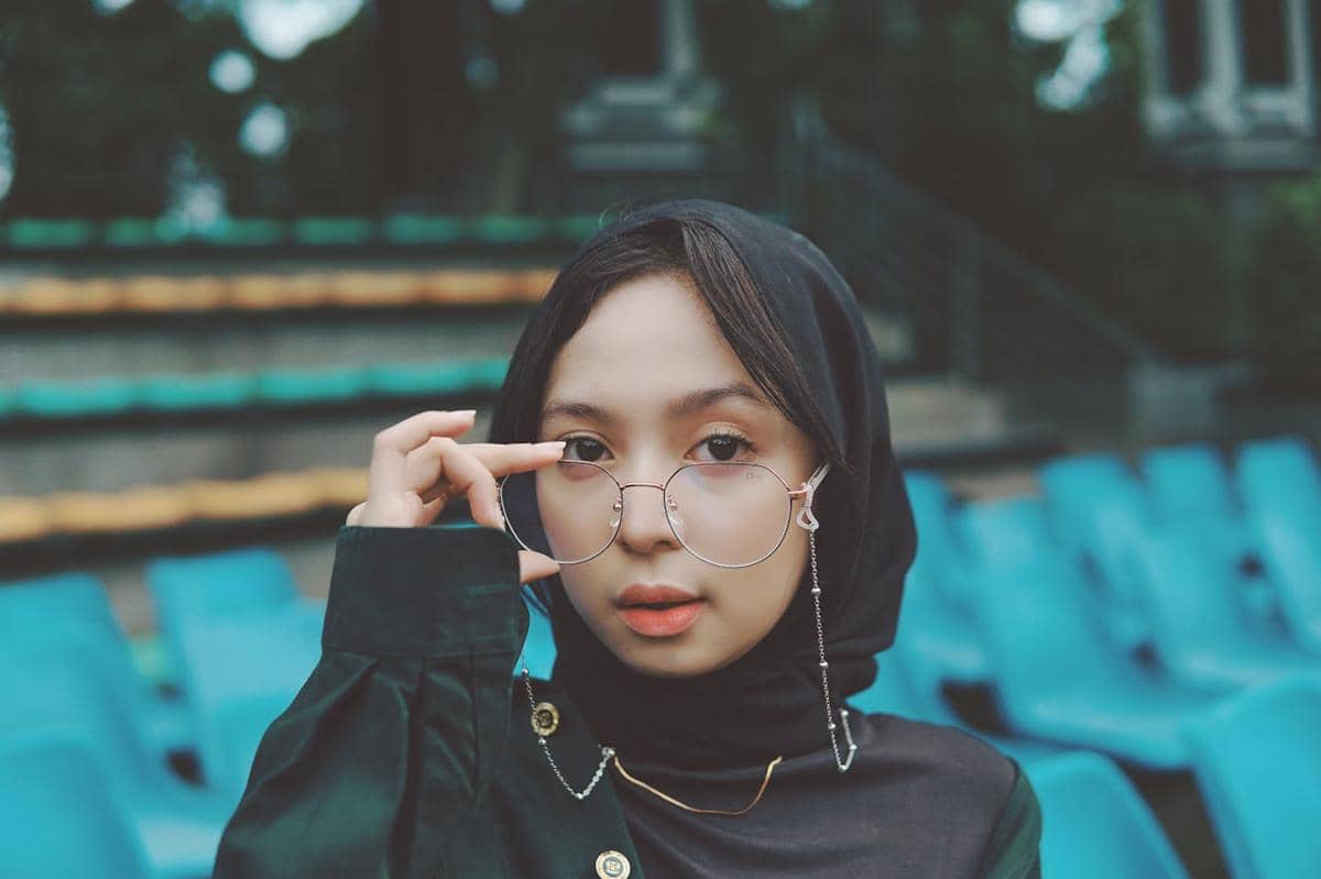 ilustrasi frame kaca mata